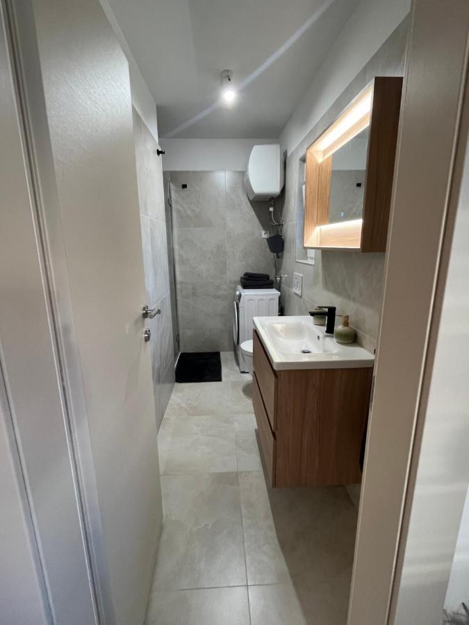 Apartment A & N With Free Private Parking Pula Exteriör bild