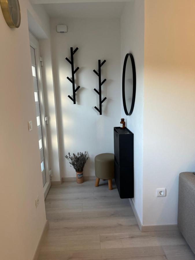Apartment A & N With Free Private Parking Pula Exteriör bild